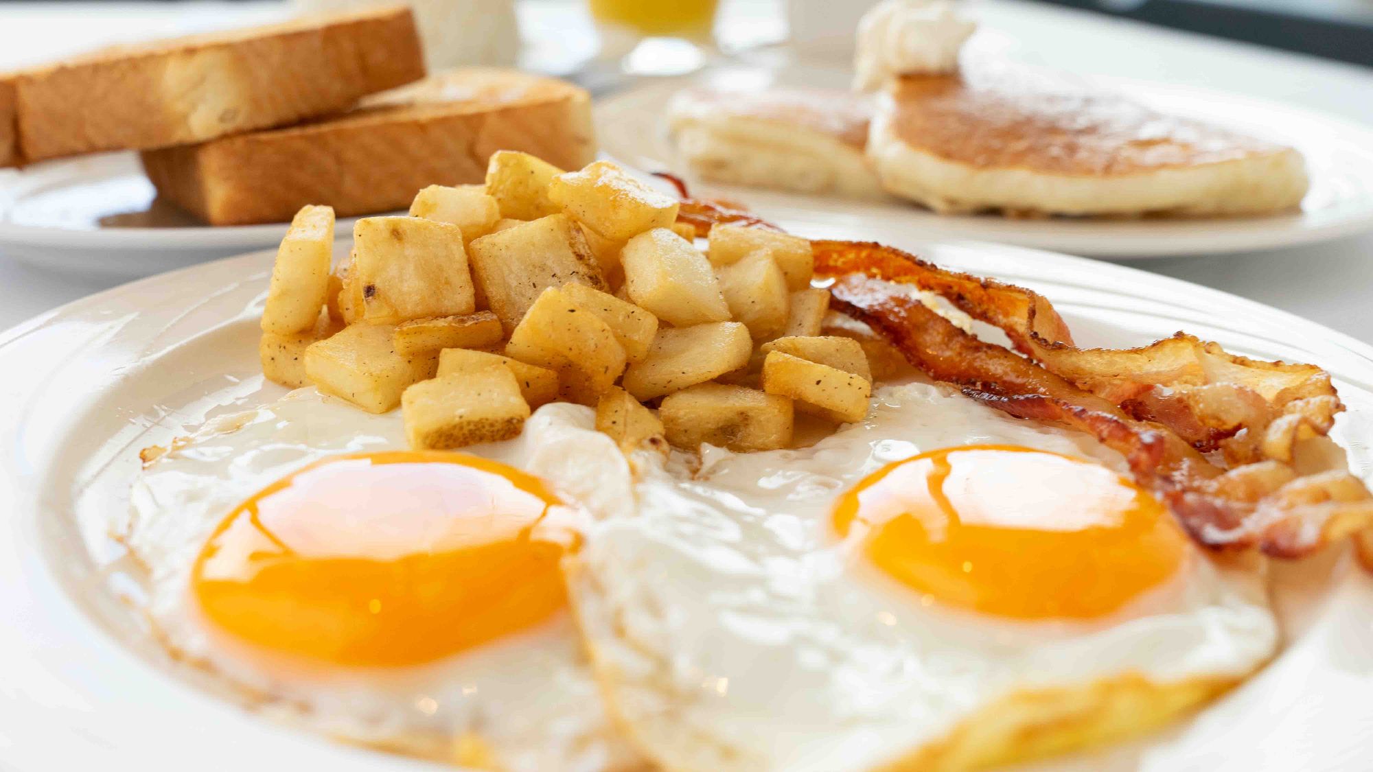 Coral_Cove_Breakfast_DSC06321.jpg